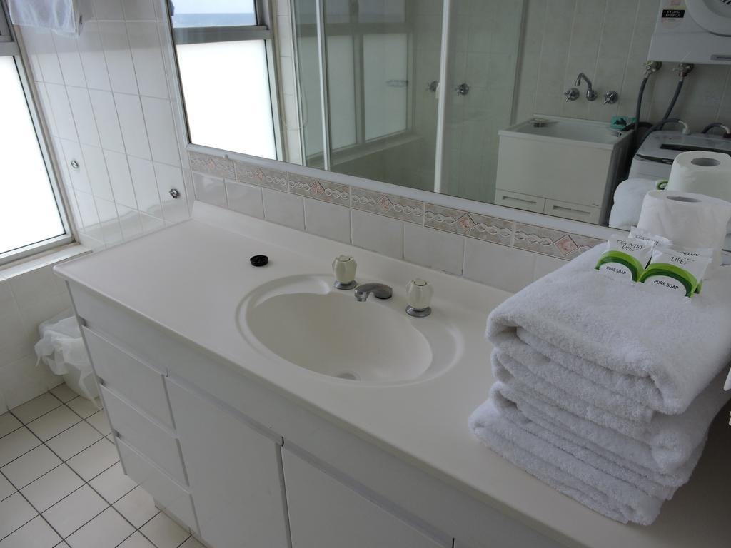 President Holiday Apartments - Absolute Beachfront Gold Coast Exterior foto